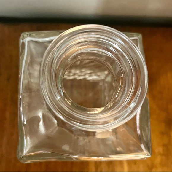 Beautiful Vintage WHISKEY/Tequi
Decanter 1960 Cut Glass With a fan design. Italy - Picture 7 of 11